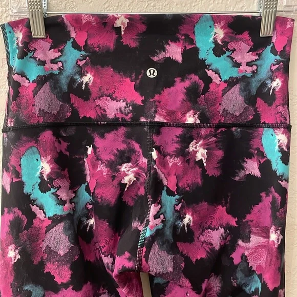 Lululemon Wunder Under Pant (Hi-Rise) 31" inseam, Size 10 - Picture 6 of 10